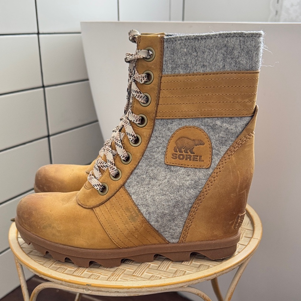 Sorel Brown and Gray High-Top Boots